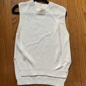 White cotton knit sleeveless Uniqlo vest